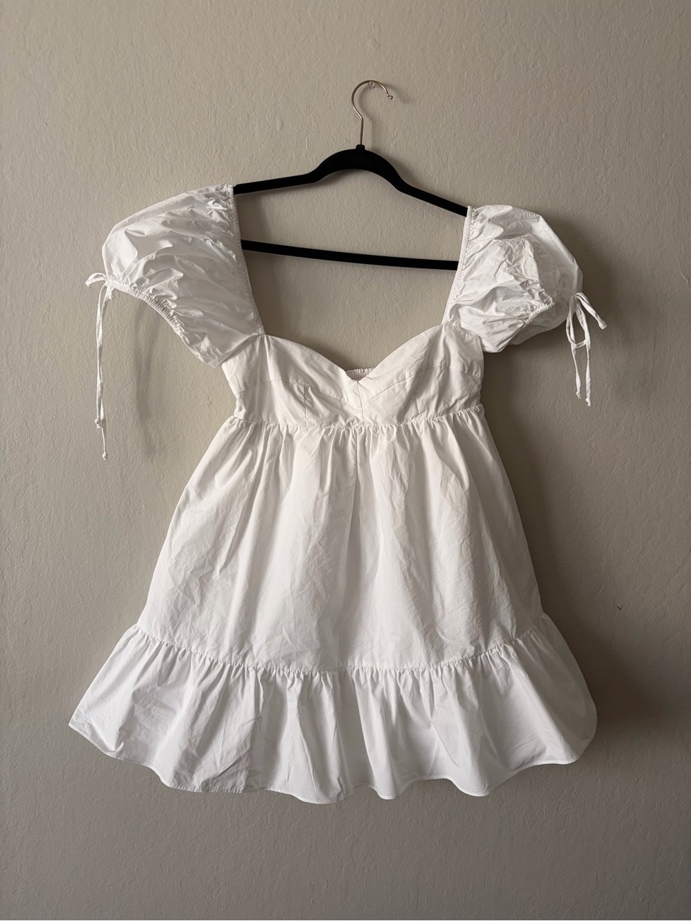 Olivaceous White Puff-Sleeve Babydoll Dress